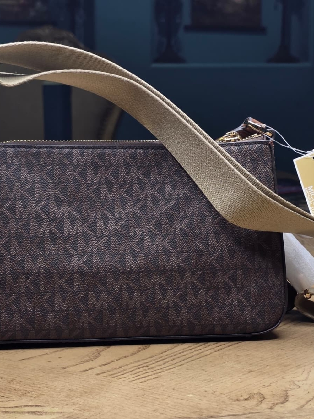 MICHEAL KORS Brown Crossbody Bag with Beige Strap